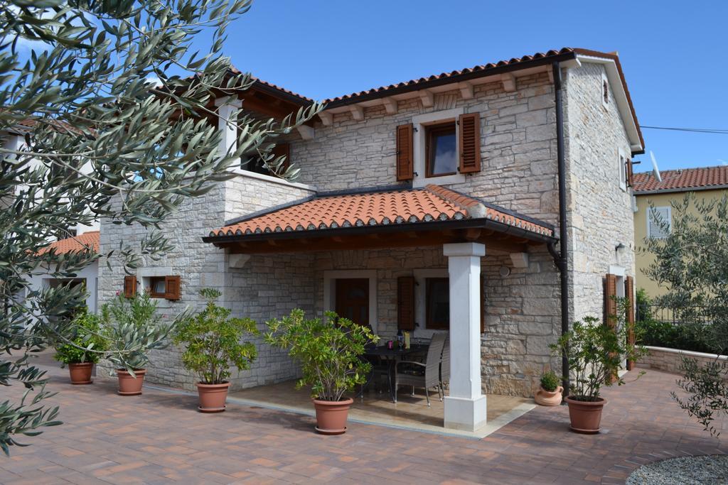 Holiday Home Mate Tinjan 部屋 写真